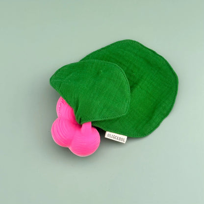 Oli&Carol Ramona the Radish Mini Doudou-Teether